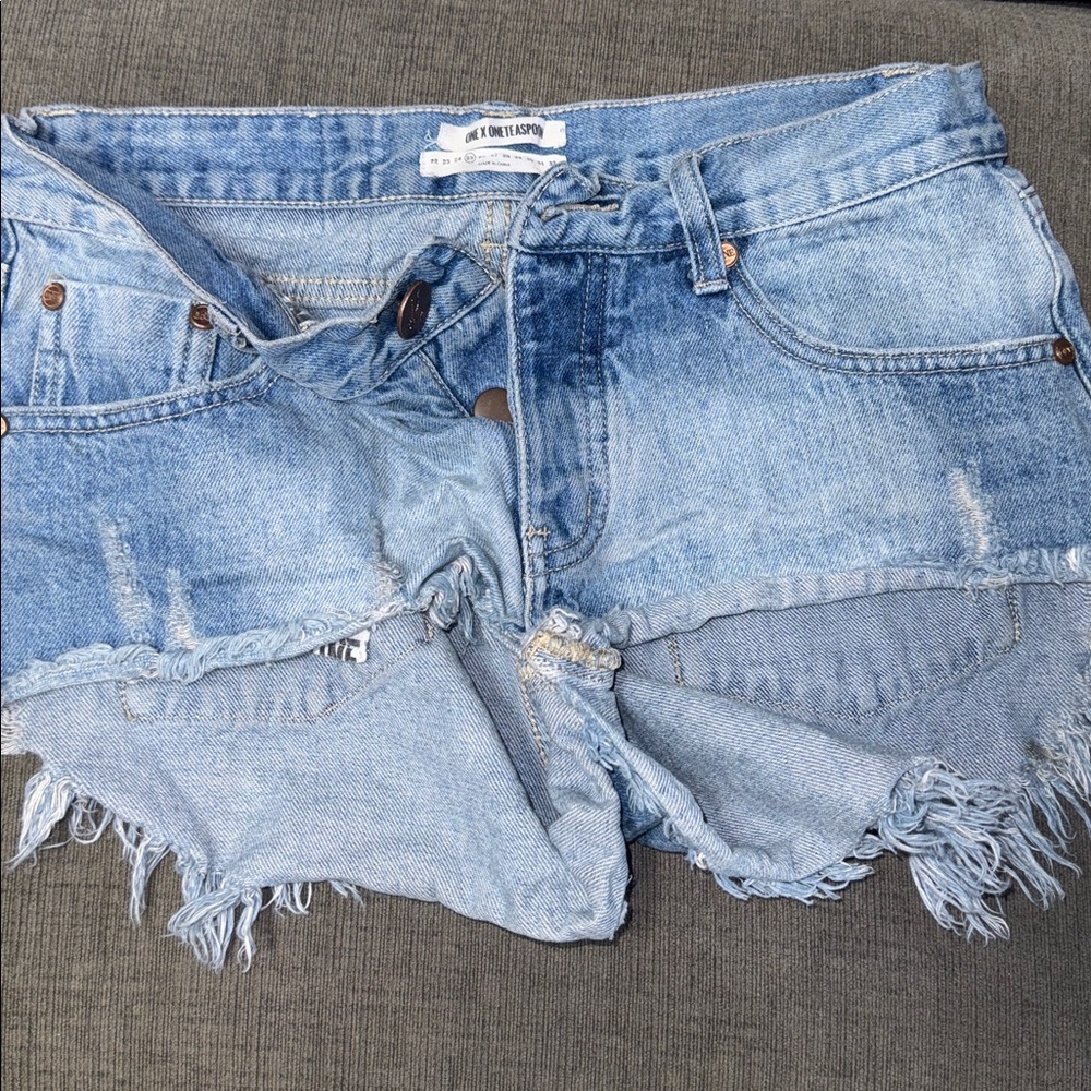 One Teaspoon Bonitas- Light Blue Denim Distressed Shorts EUC